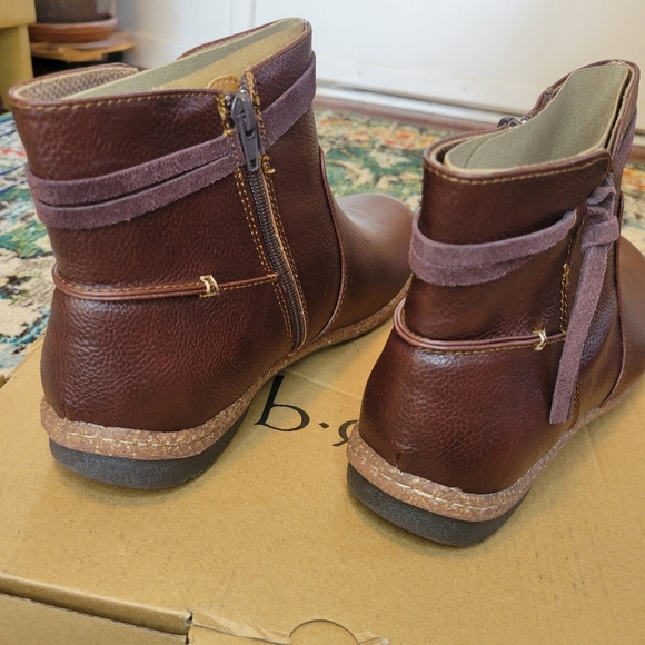 NIB B.O.C. Leather Zip Up Wine Colored Booties, Size 9.5M Chic Trendy Cute - Picture 8 of 11